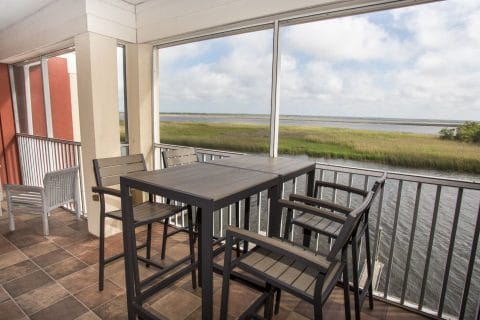 Veranda Bar & Barstools